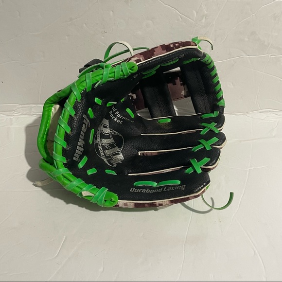 Kids Youth Franklin Baseball Mitt Code 22845-9 1/2” Digi-camo Durabond Lacing - Picture 2 of 7